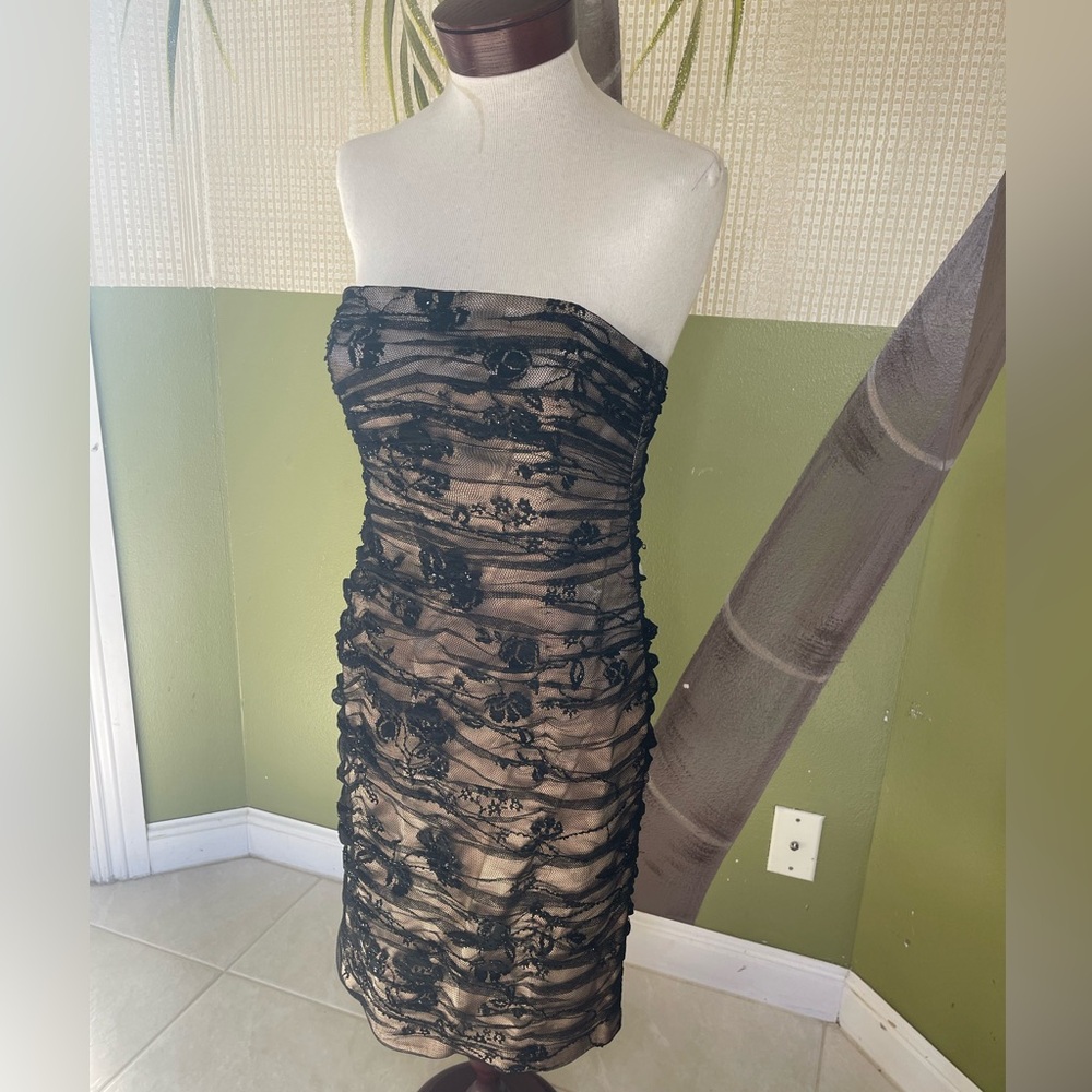 Ricki Freeman for Teri Jon strapless 100 % silk cocktail  dress Size 8 tan/black